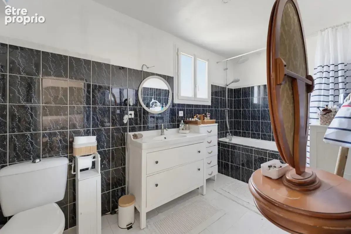 Bastide – Maison de plain-pied rénovée avec jardin et stationnement privé - photo 8