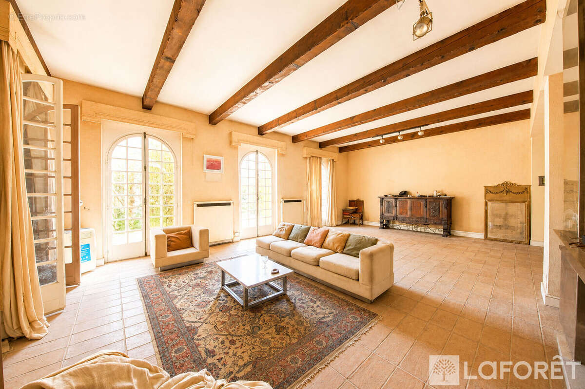 Borgo Propriété de 550 m² à rénover Terrain 3 600 m² - photo 5
