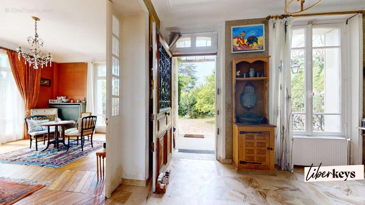 Propriété familiale de 236 m² avec jardin arboré de 878 m² – Vaucresson - photo 15