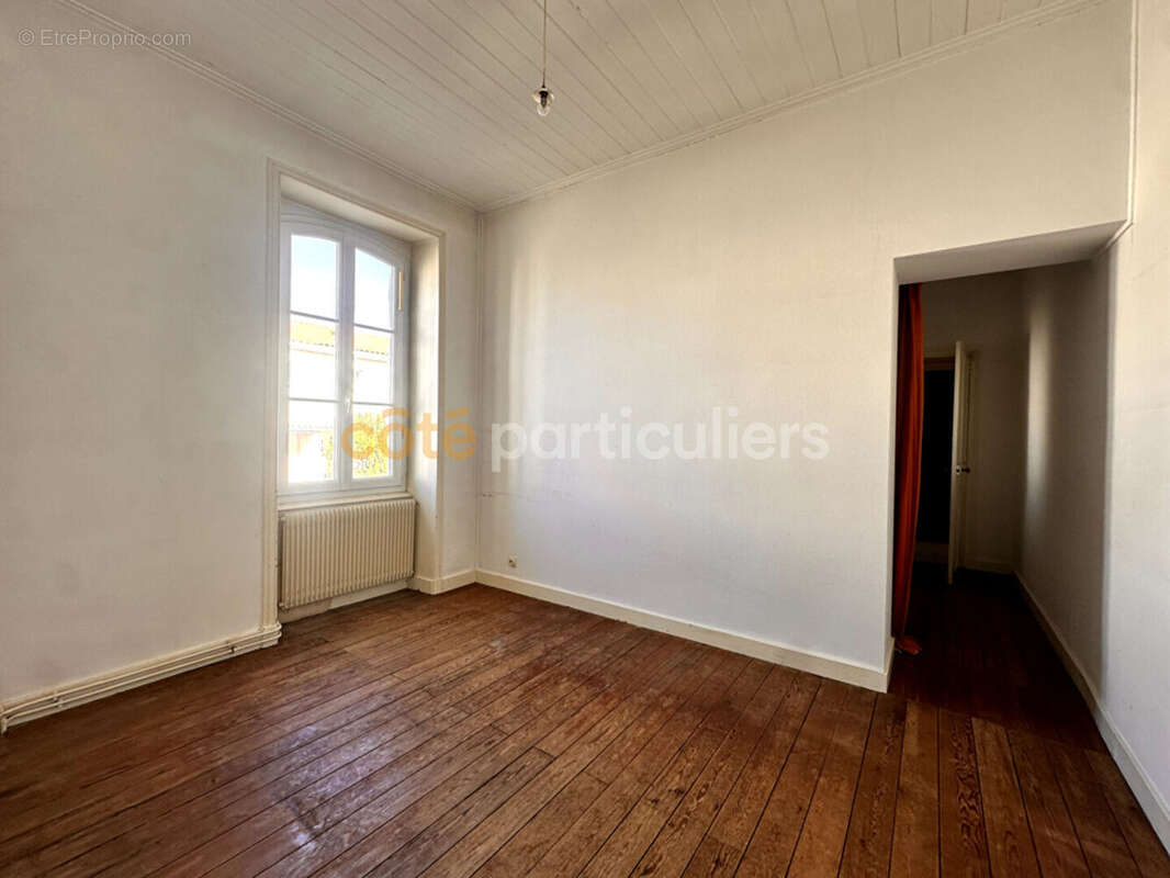 Talmont-saint-hilaire -- maison de maître en pierre -- 283 m² -- 12 pièces -- charme de l'ancien -- centre-ville -- commerces et - photo 6