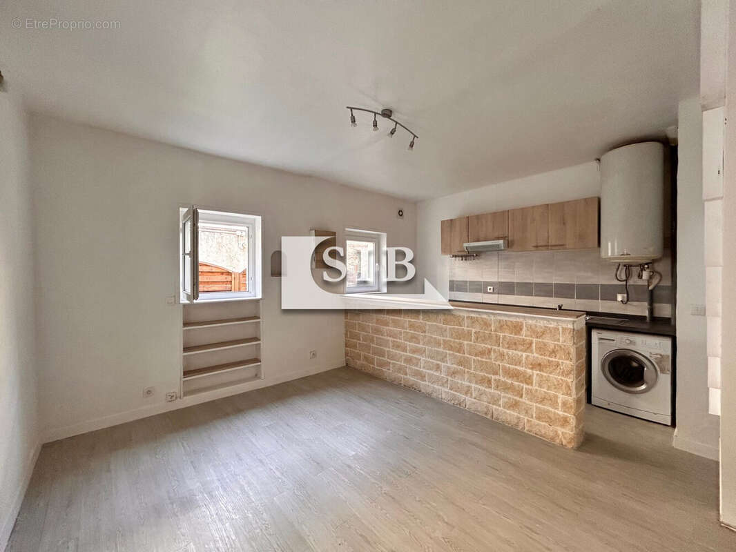 Maison à LA VILLE-DU-BOIS