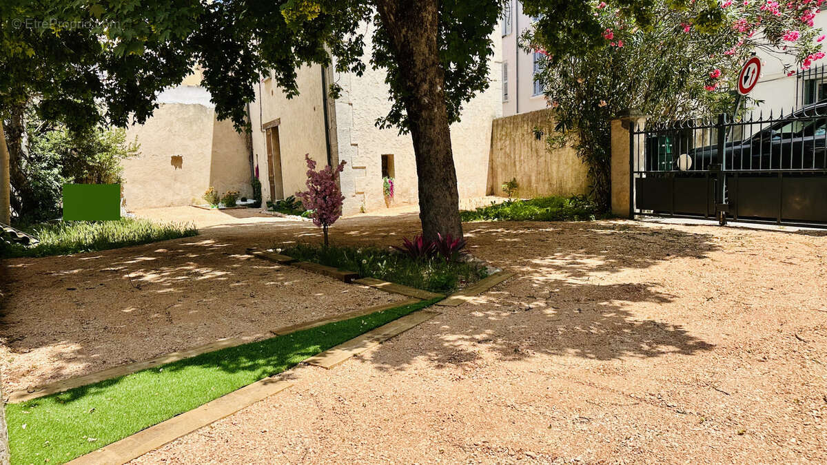 Commerce à BRIGNOLES