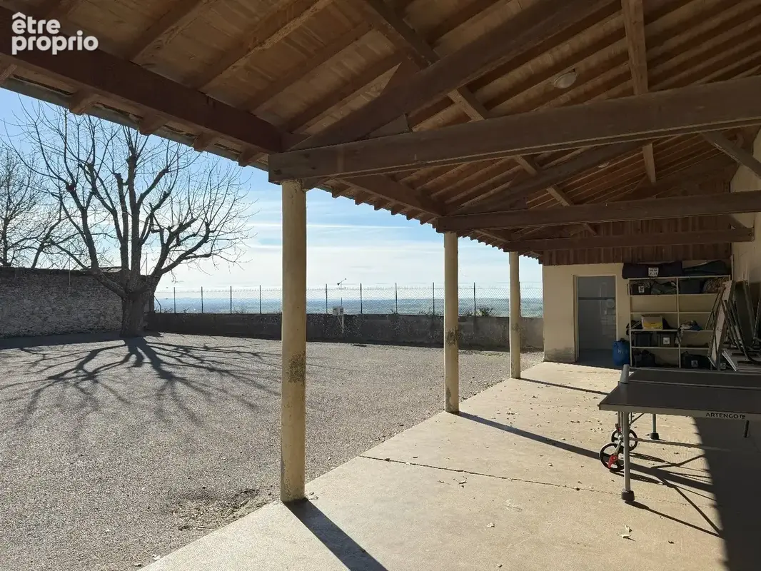 Immeuble lumineux d'exception à Lectoure avec une vue sur les Pyrénées - photo 16