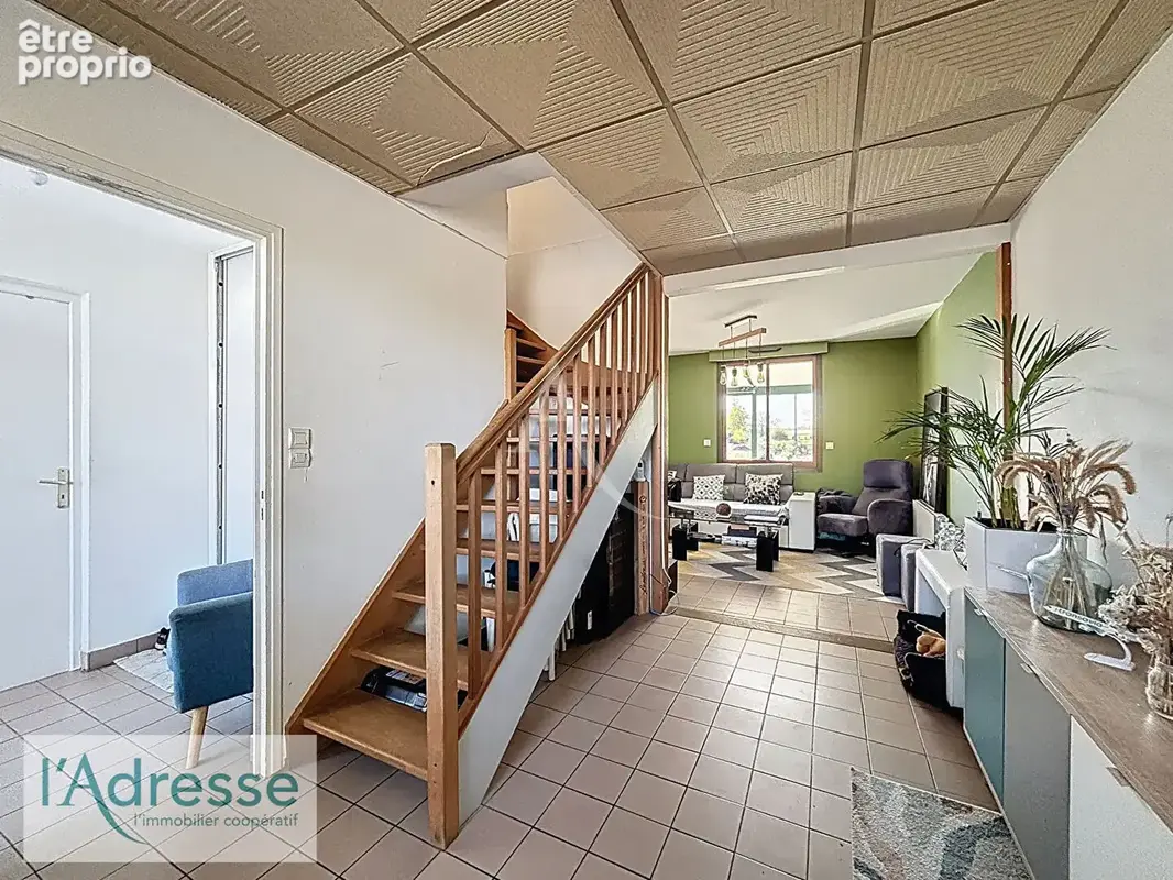 Maison La Bazoge Montpincon 5 pièce(s) 90 m2 - photo 4