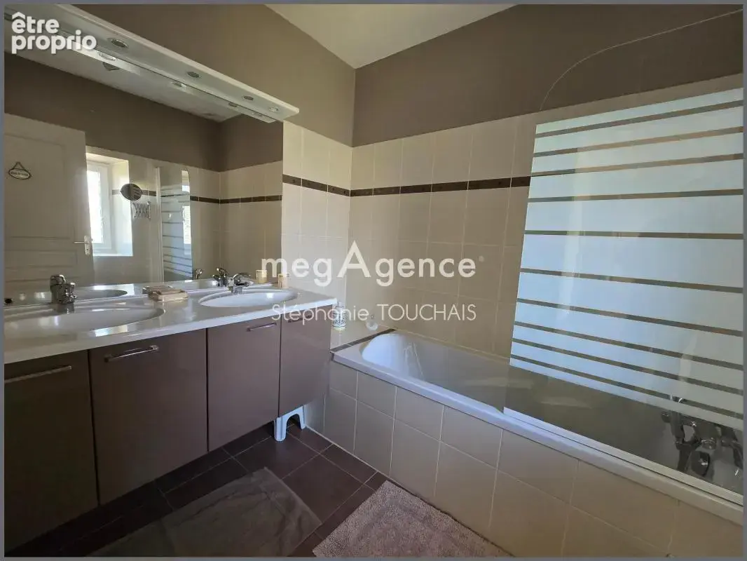 Longère 210 m², 10 pièces sur 2540 m² de terrain - photo 14