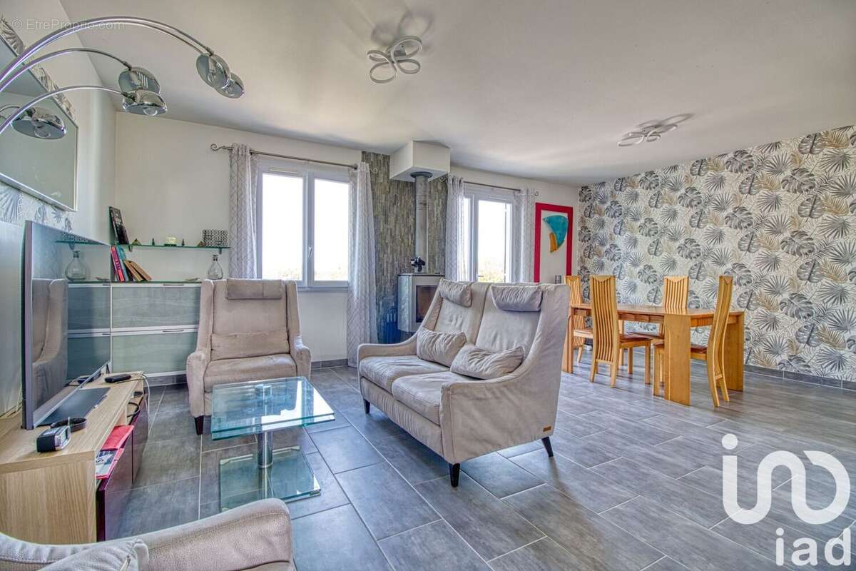 Photo 2 - Maison à EPONE