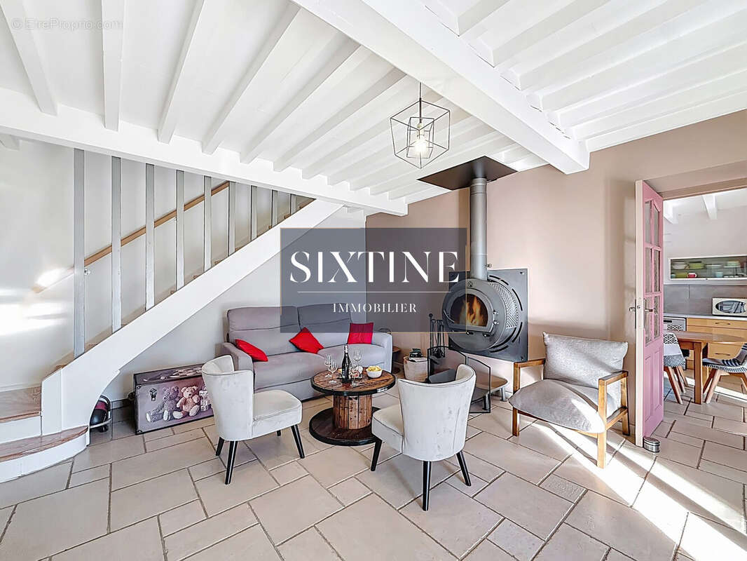 Maison à VILLE-SOUS-ANJOU