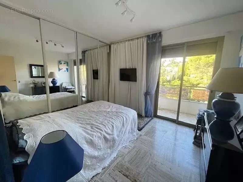 Appartement à LE CANNET
