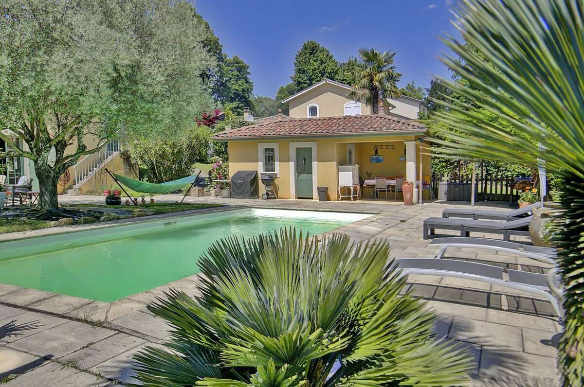 Maison familiale 5 chambres sur un magnifique terrain - photo 7