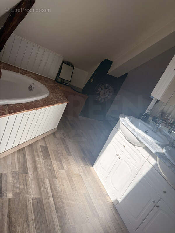 Maison à SAINT-MARTIN-DES-CHAMPS