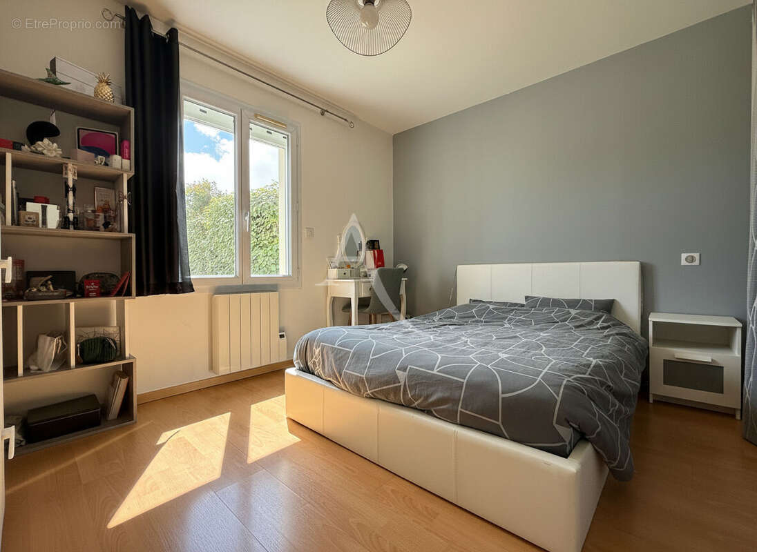 PUILBOREAU  Maison de 142 m² - photo 10
