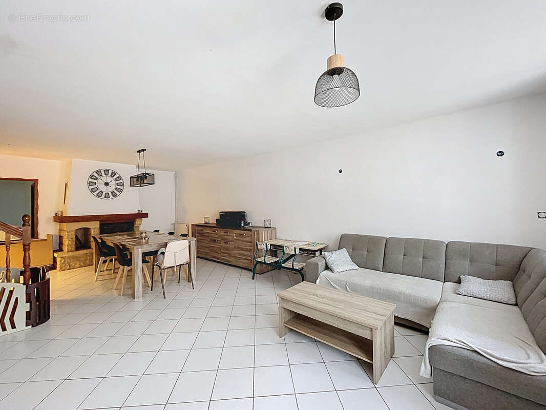 Maison à NANT-LE-GRAND