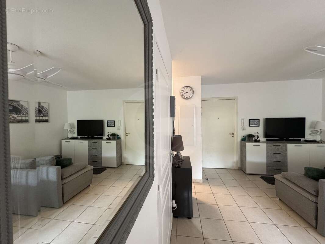 Appartement à POUSSAN