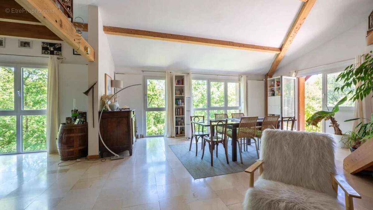 SECTEUR GOURDON - Au calme, Spacieuse Maison contemporaine avec - photo 13