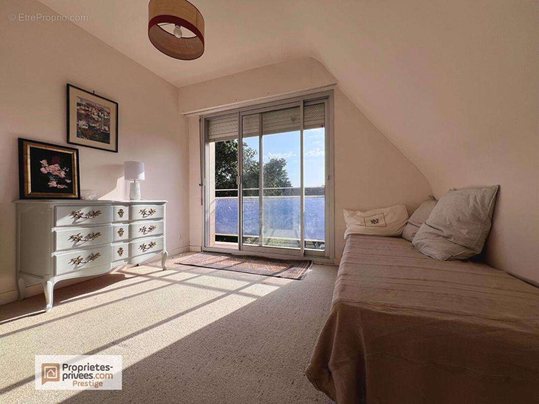 Sainte-Marine, Maison d'architecte 162 m², Terrain de 1 019 m² , Plage à pied - photo 14
