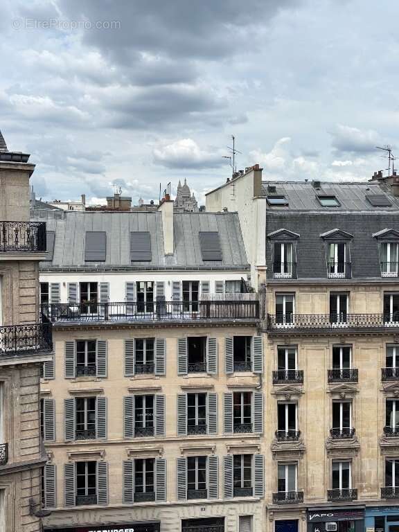 Commerce à PARIS-9E