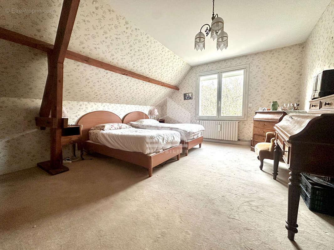 Maison à SAINT-PIERRE-LES-NEMOURS