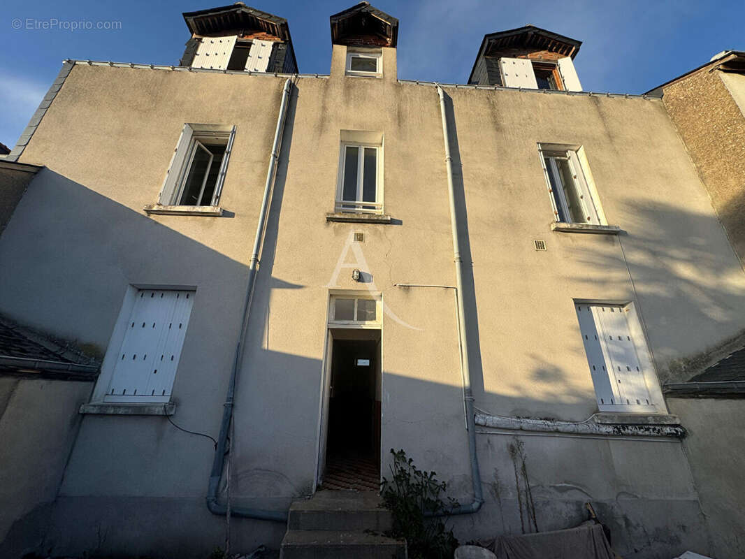 Appartement à LES PONTS-DE-CE