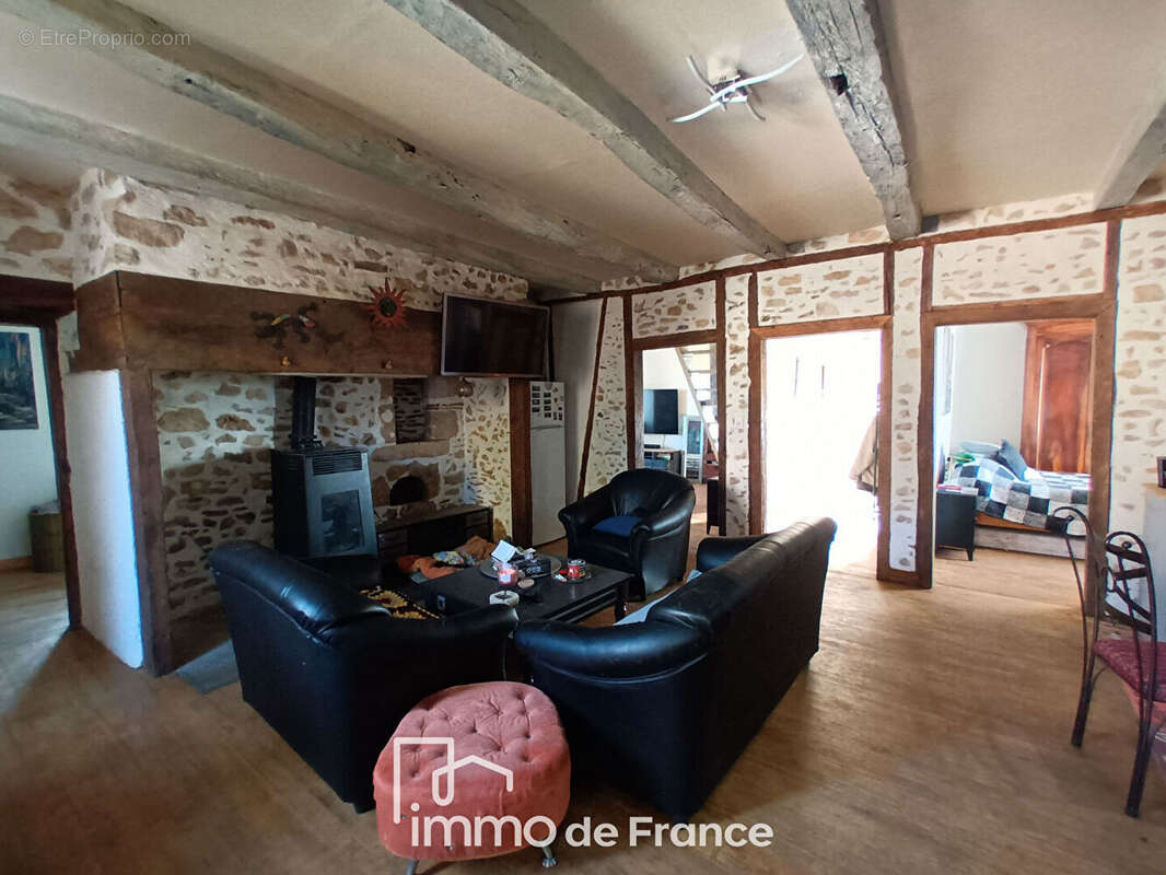 entre Maurs et Decazeville- Maison caractère avec dépendances. - photo 3