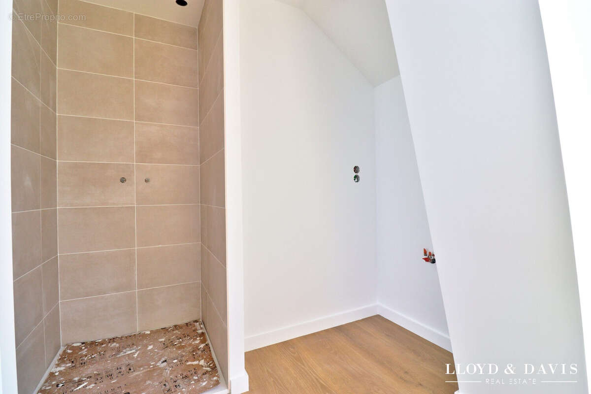Appartement 103 m² à Challes-Les-Eaux  - photo 8