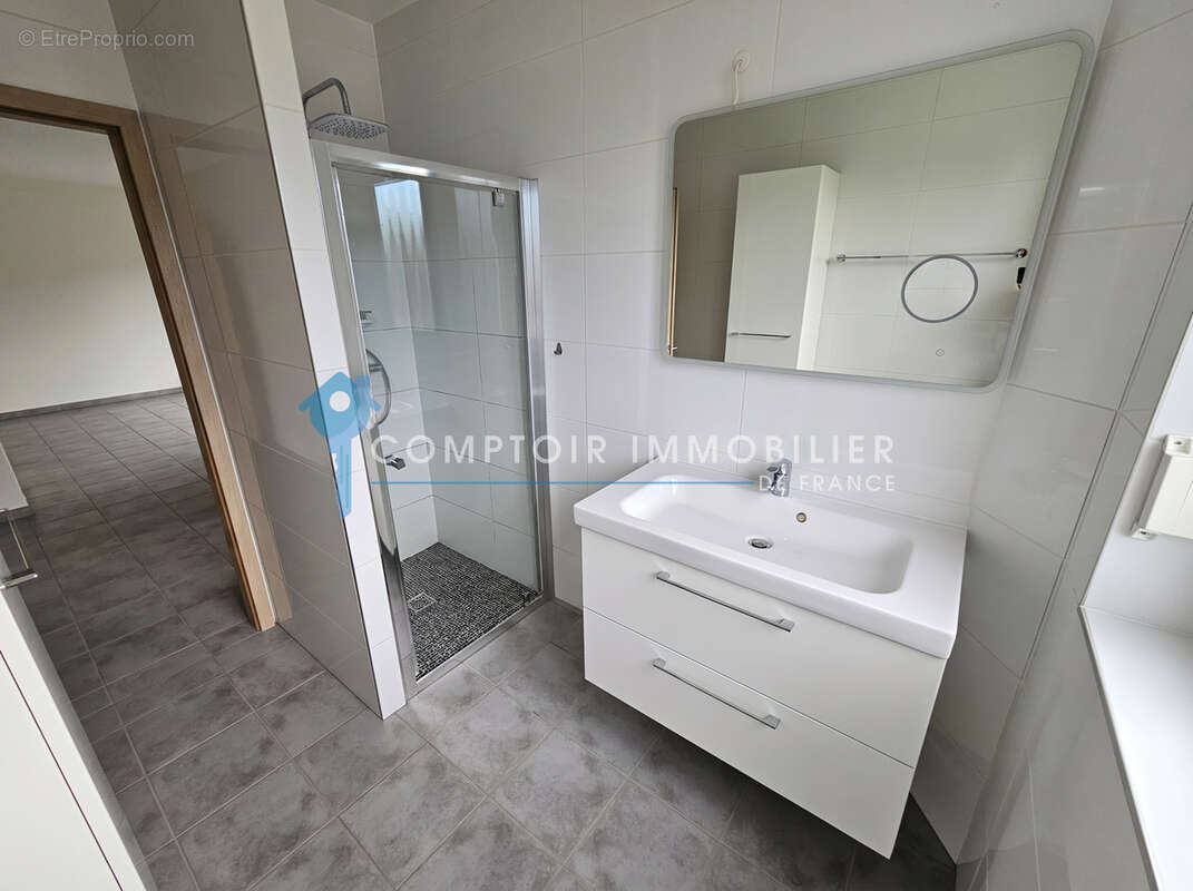 Oeting   Superbe F3 de 77 m2 avec balcon panoramique, garage et faibles charges - photo 10