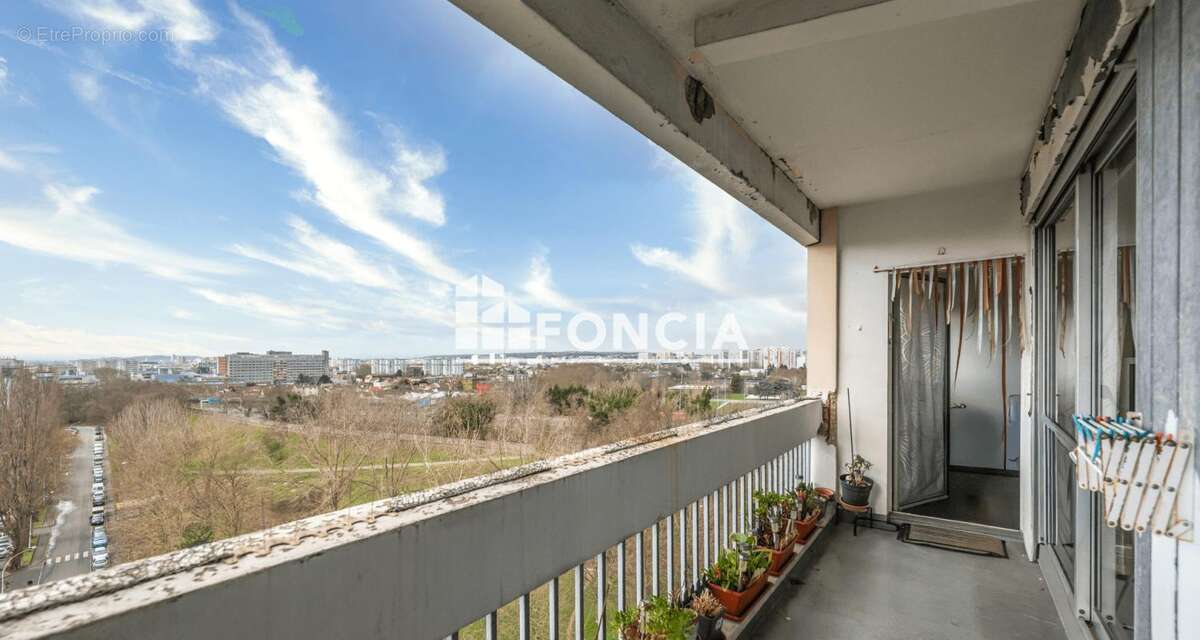 Appartement à LA COURNEUVE