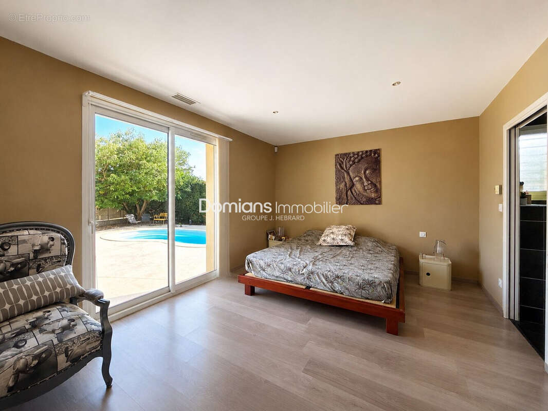 Maison 212 m² à Saint-Jean-Lasseille  - photo 9