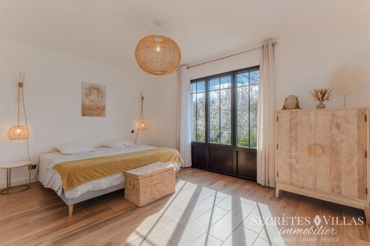 Maison à CAMBLANES-ET-MEYNAC