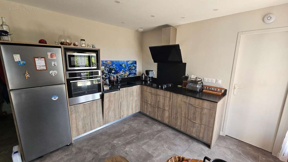 Grande maison familiale avec studio, piscine et dépendances – Moirans - photo 3