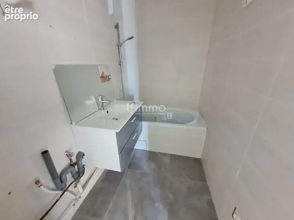 Appartement 68m² rénové avec balcon et cave - photo 8