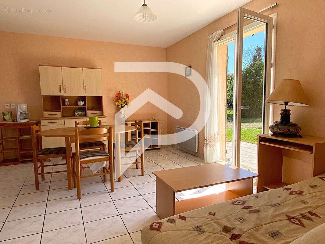 Maison à SAINT-SEURIN-SUR-L&#039;ISLE