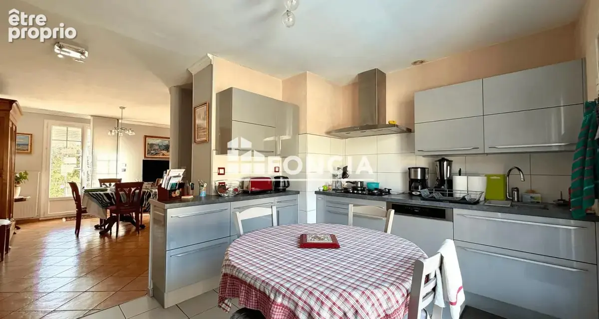 OLIVET, Maison de 7 pièces avec 5/6 chambres - Piscine, garage double et grand jardin - photo 4