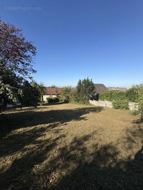 Terrain à SAINTRY-SUR-SEINE