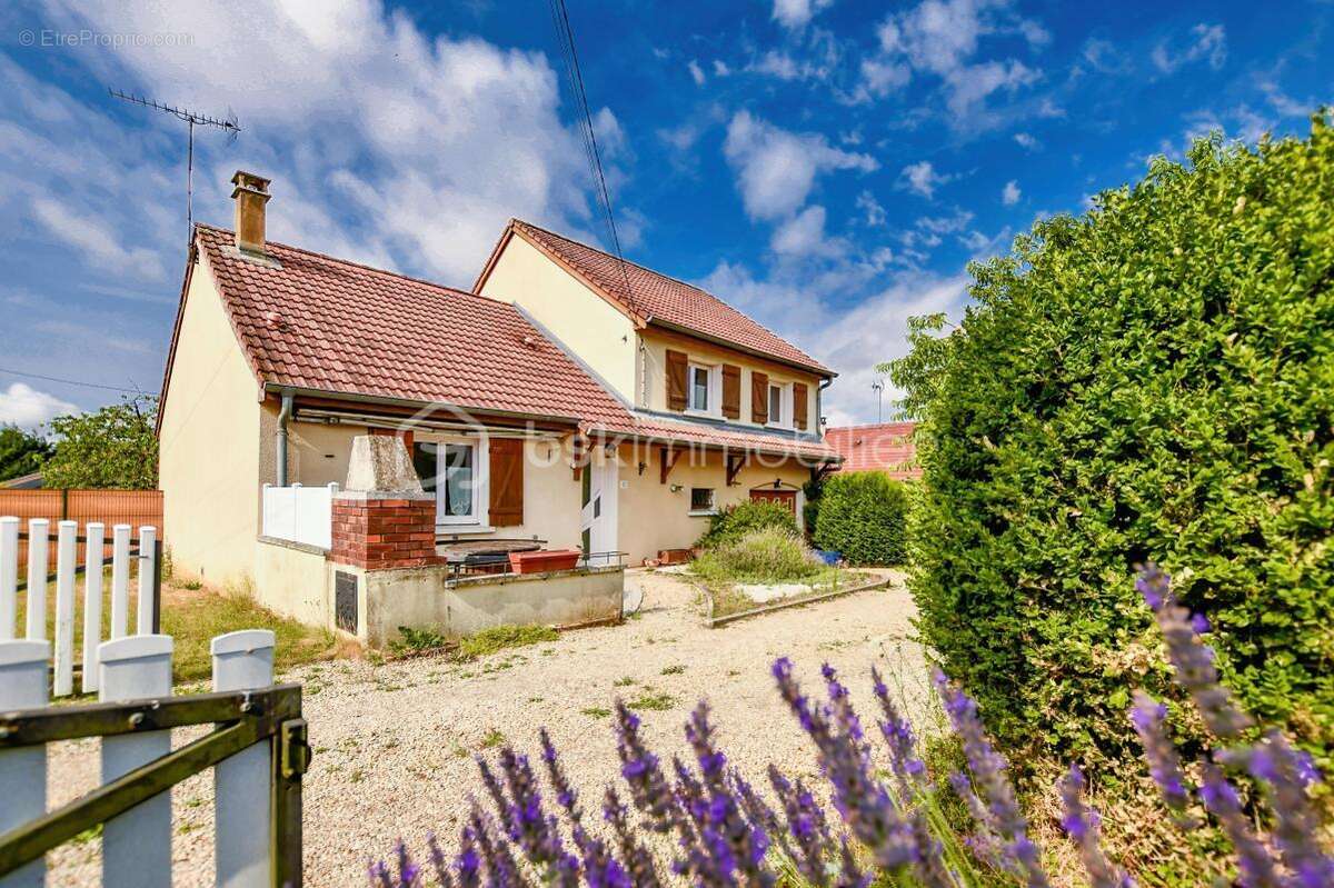 Maison à VILLIERS-EN-LIEU