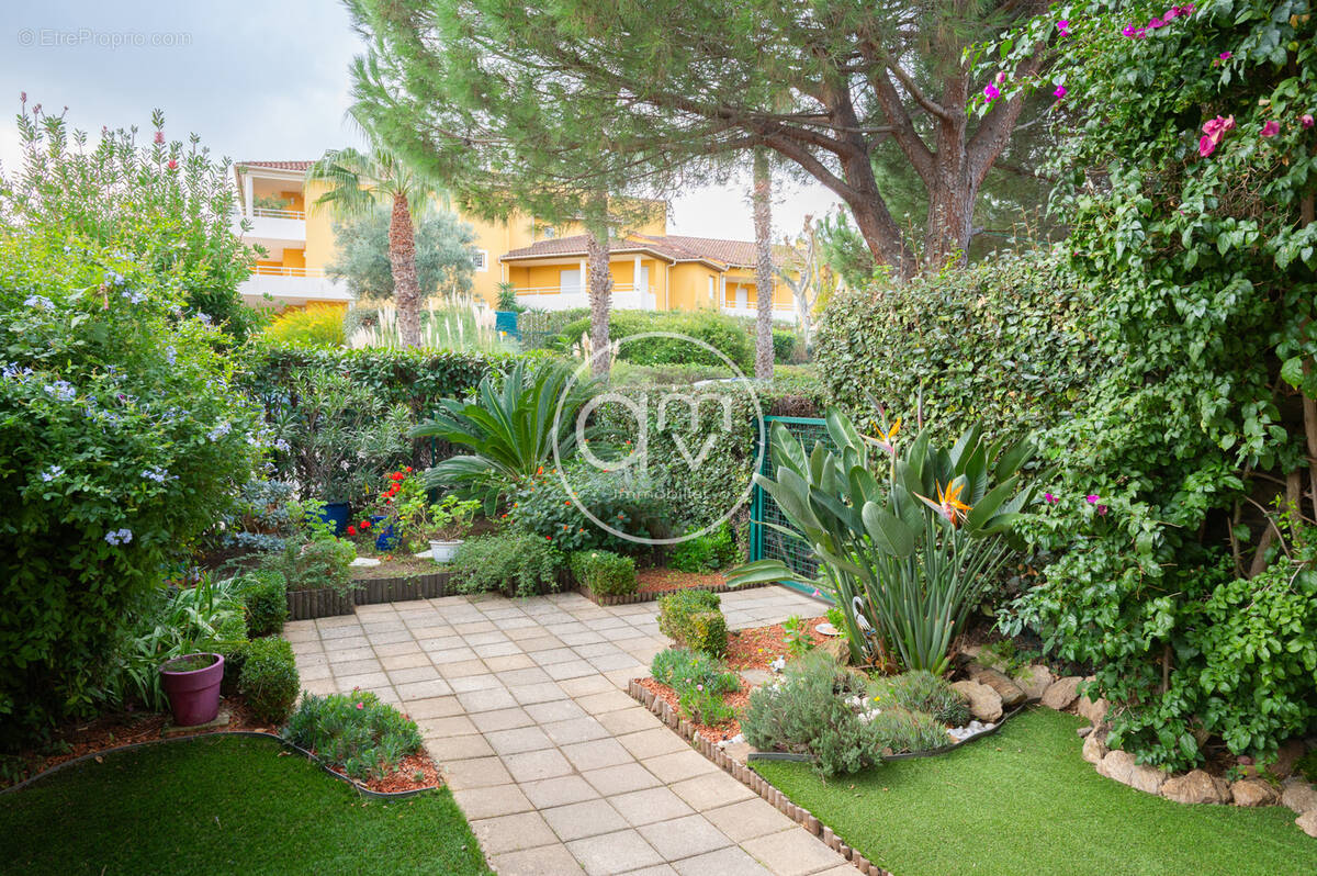 Appartement à BORMES-LES-MIMOSAS