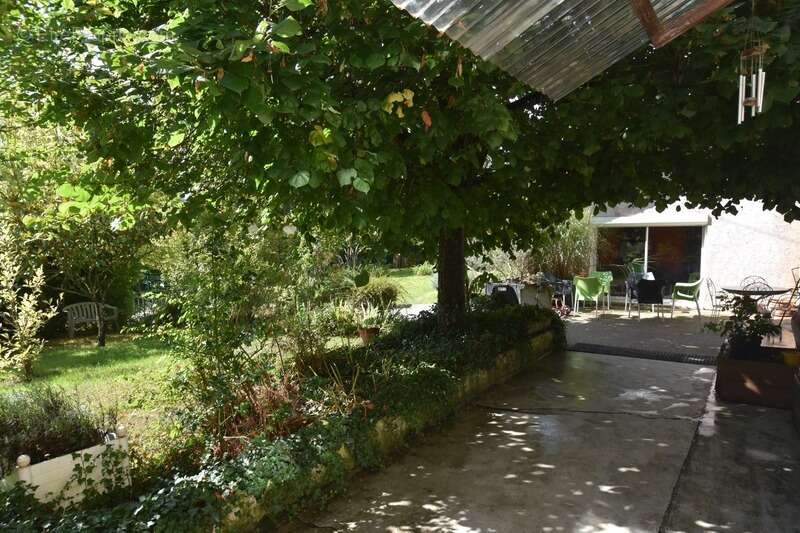 proche Chauffailles - Maison pierre - 7 piéces dont 4 chambres-  137m² - photo 12