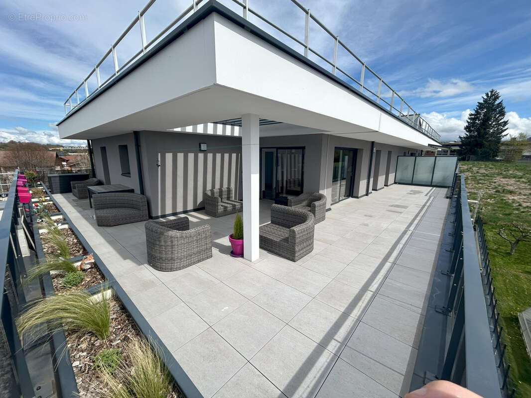 Appartement à CRUSEILLES