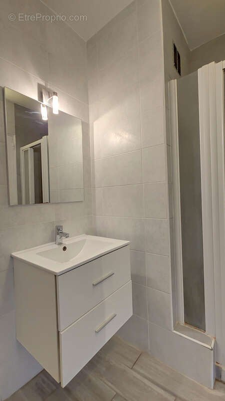 LE CANNET à vendre 4 pièces de 112 m2 en dernier étage avec terrasses cave et garage - photo 18