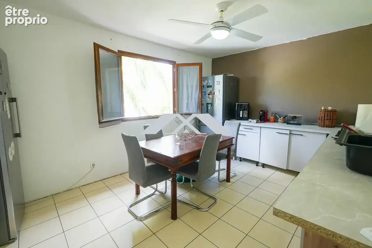 Maison 5 pièces 150 m² à vendre à Saint-Pierre (97410) - photo 4