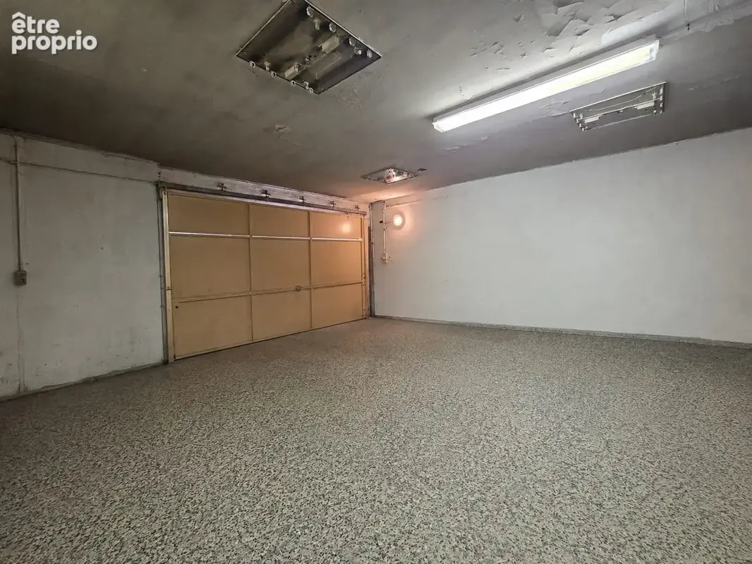 Commerce 53 m² à Bron  - photo 3