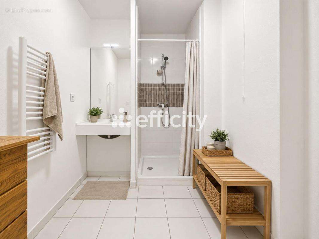 Appartement à MARSEILLE-3E