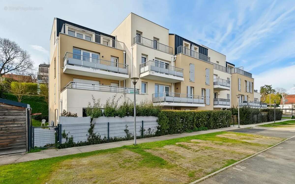 Appartement à BREUILLET