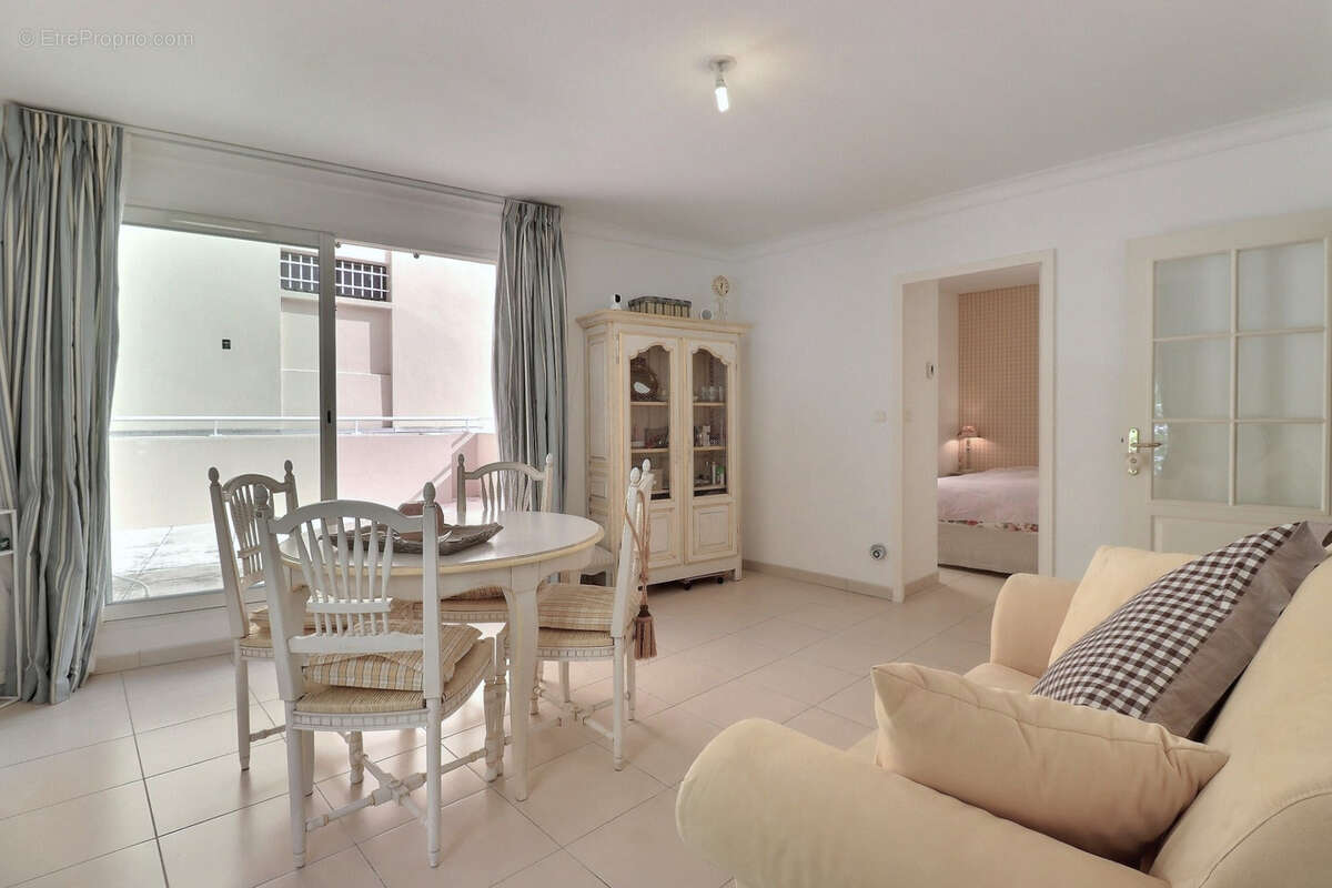 Appartement à BEAUSOLEIL