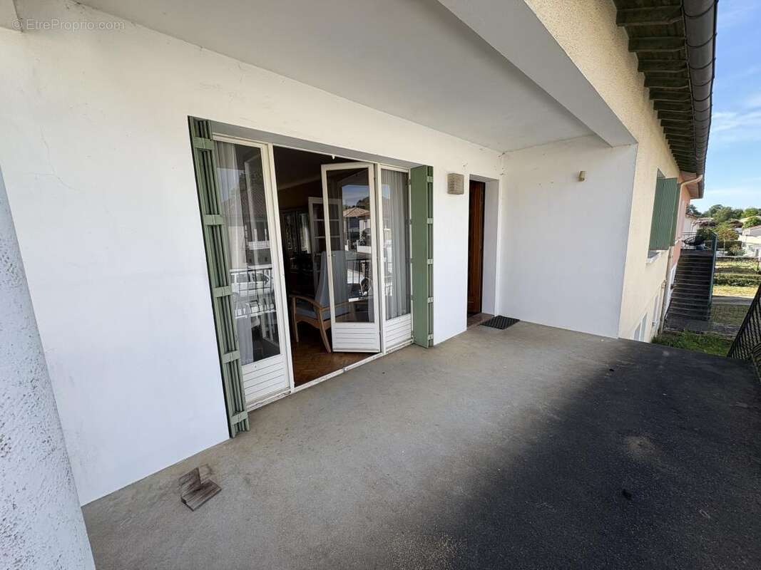 Maison 106 m² à Celles-Sur-Belle  - photo 2