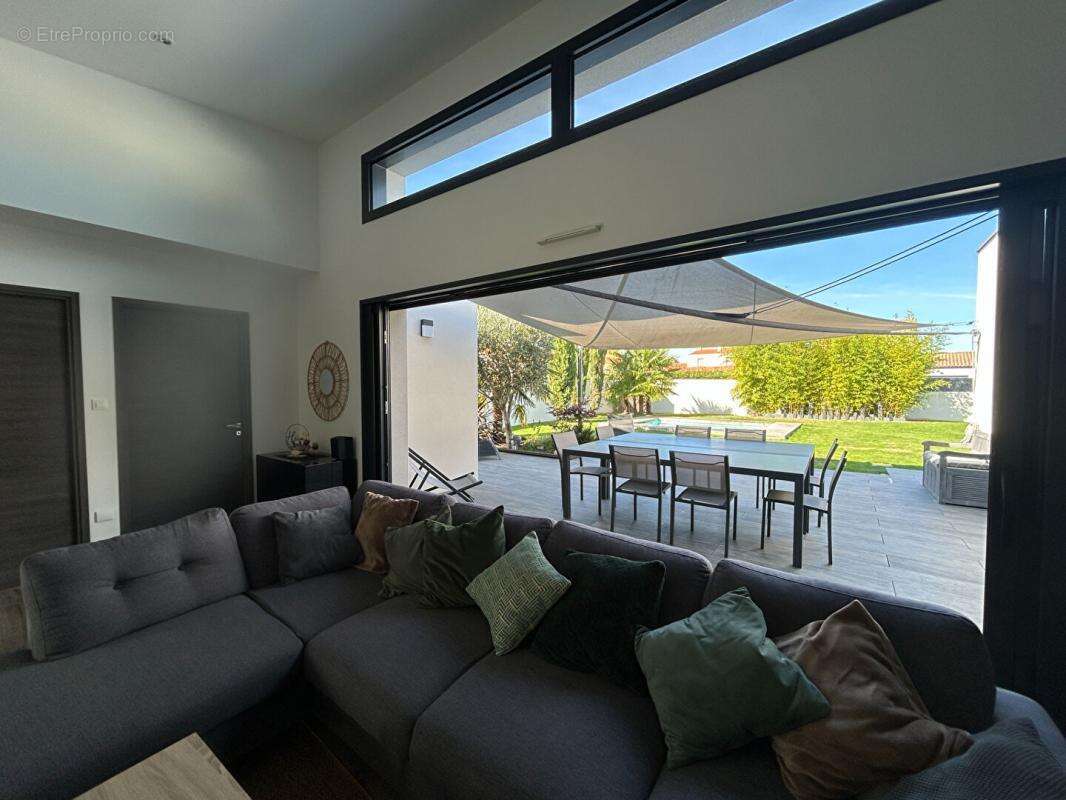 Maison à LA CHAPELLE-BASSE-MER