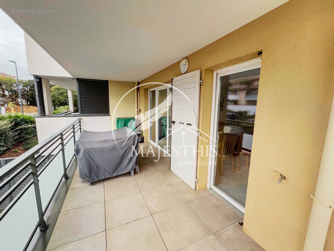 Appartement à SIX-FOURS-LES-PLAGES
