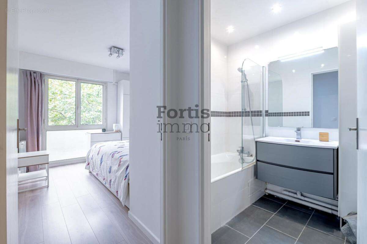 Appartement à PARIS-11E