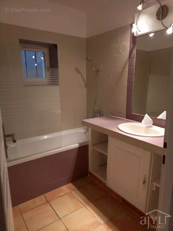 Appartement à ROGNES