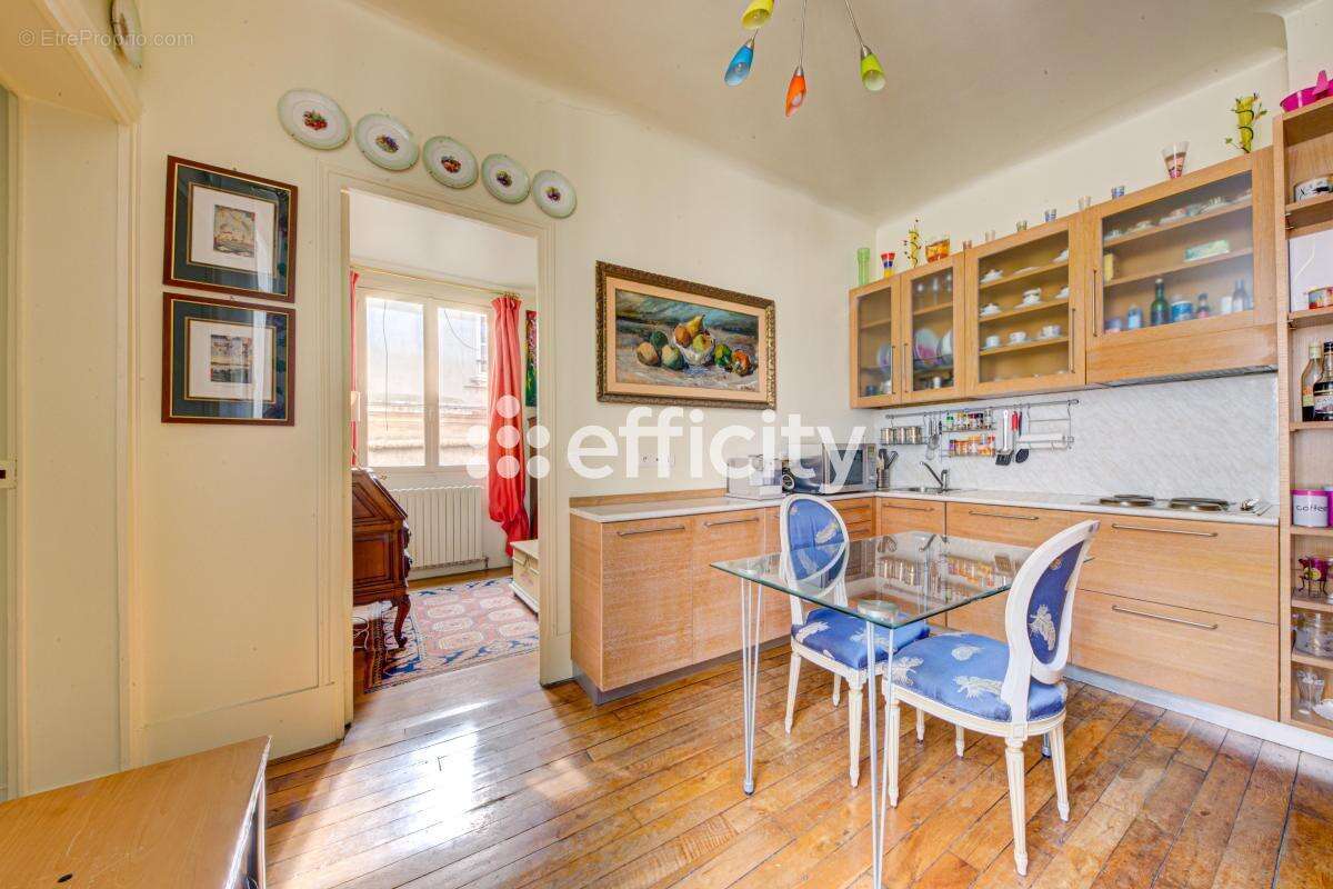 Appartement à PARIS-9E