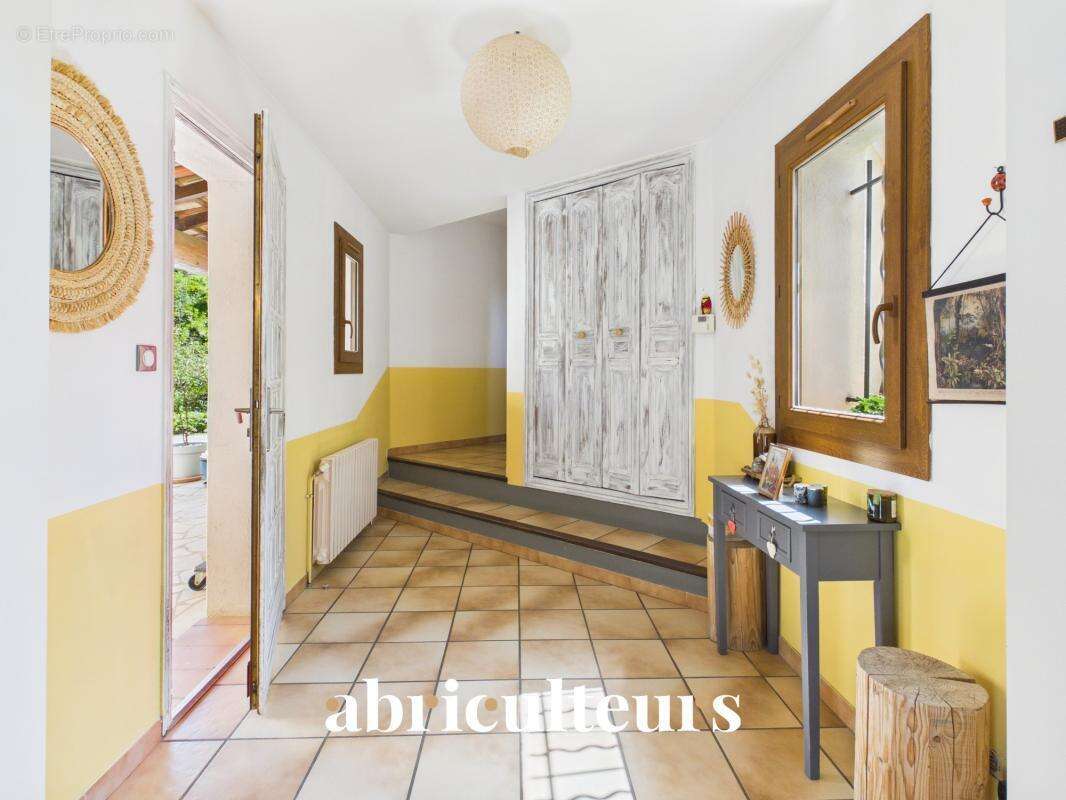 Maison à POURRIERES